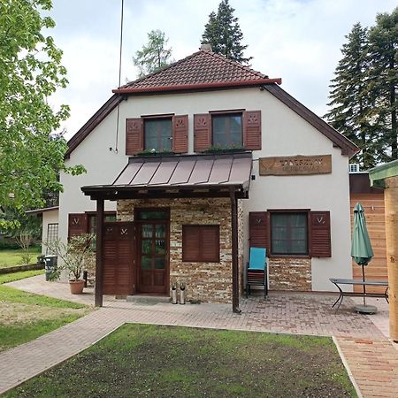 Isztimér 赫塔普泽塔埃尔德拉克旅馆酒店 外观 照片