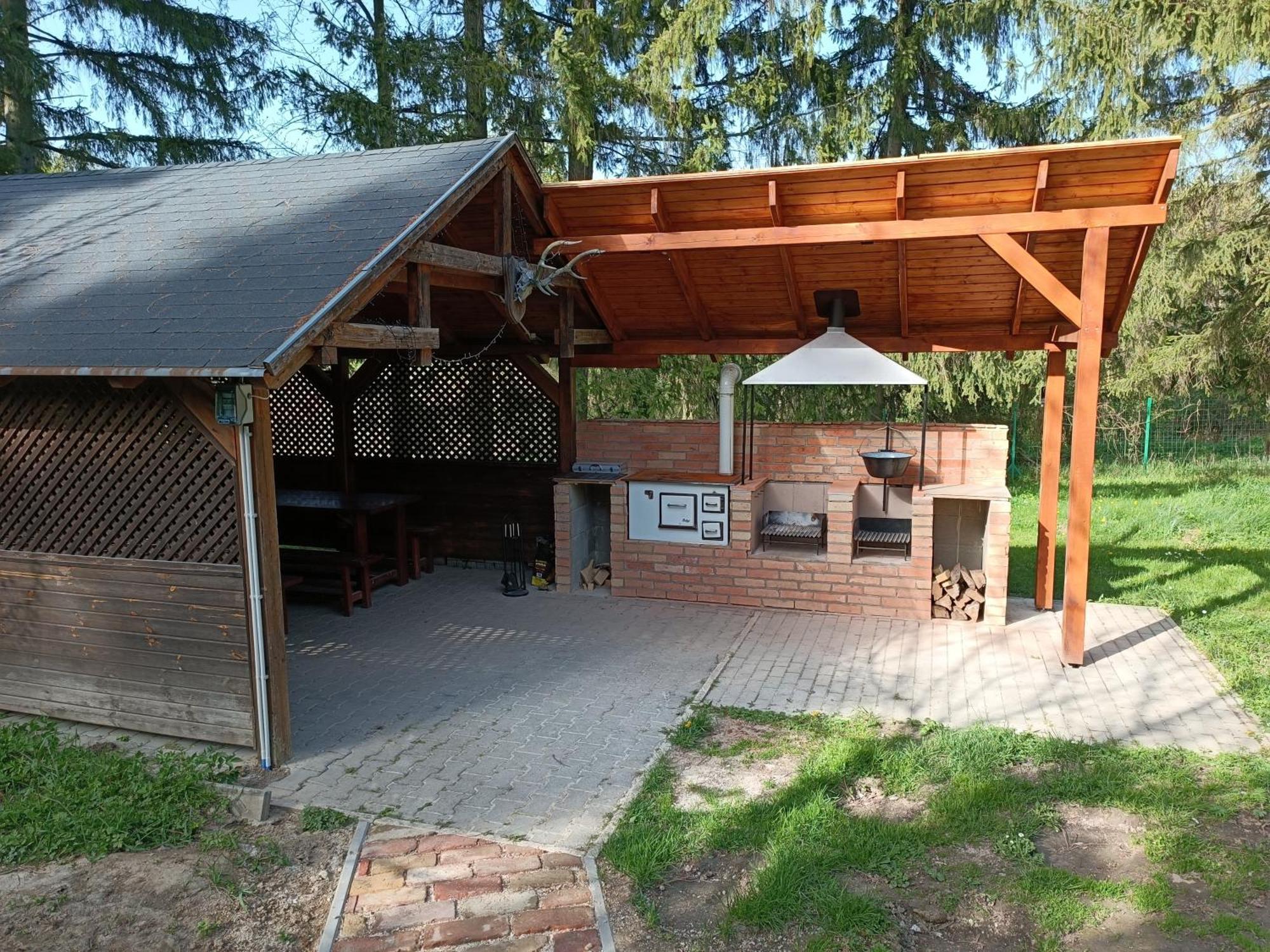 Isztimér 赫塔普泽塔埃尔德拉克旅馆酒店 外观 照片